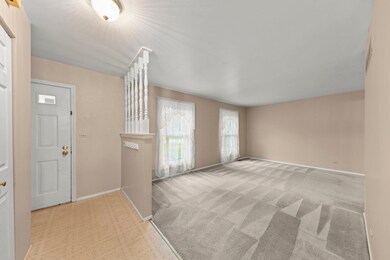 2047 Springside Dr, Naperville, IL 60565 - photo 3