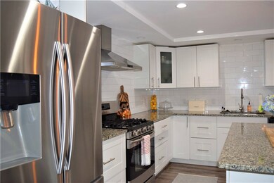 27 Knowlton St, Riverside, RI 02915 - photo 3