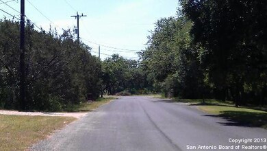 11542 Beverly Hills Dr, Helotes, TX 78023 - photo 5