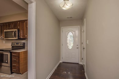 Foyer & Kitchen Entrance