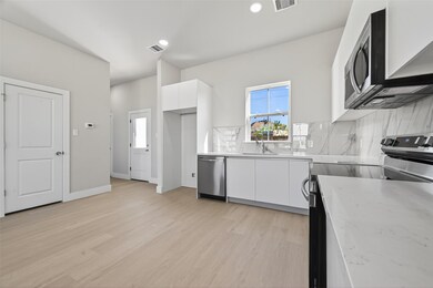 6702 Metro Blvd unit 3, Houston, TX 77083 - photo 7