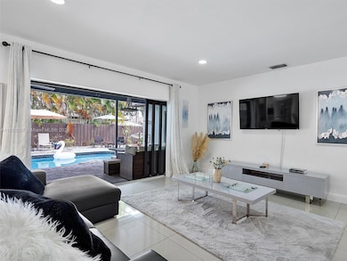 5800 NE 18th Ave, Fort Lauderdale, FL 33334 - photo 2