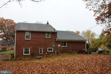 227 Canterbury Dr, Wallingford, PA 19086 - photo 2