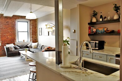 Island Terrace unit 304, Saco, ME 04072 - photo 2