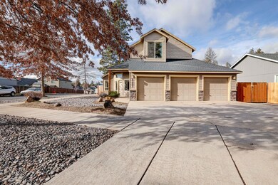 63283 NW Lavacrest St-2
