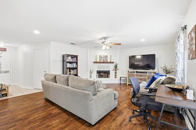 814 W Embercrest Dr, Arlington, TX 76017 - photo 7