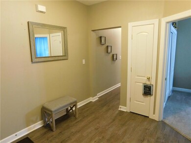 2520 Lakecrest Dr, Columbus, IN 47201 - photo 3