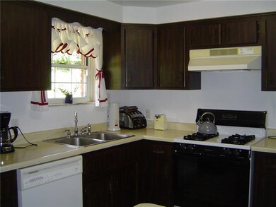 Plenty of storage in the kitchen.