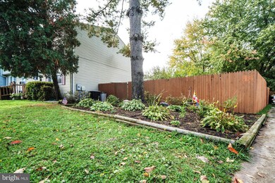 12372 Bonfire Dr, Reisterstown, MD 21136 - photo 2