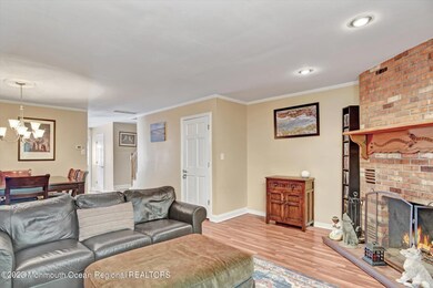 08-Living Room & Dining Room
