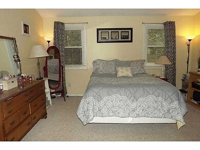 128 Prudence Ave unit 4, Providence, RI 02909 - photo 6