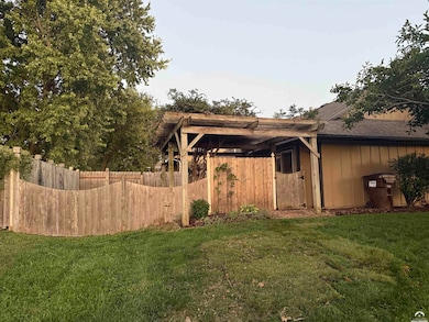 904 Moundridge Dr, Lawrence, KS 66049 - photo 2