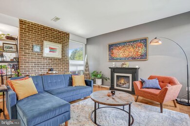 2115 Walsh View Terrace unit 302, Silver Spring, MD 20902 - photo 3