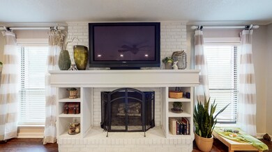 2459 Woodbine Dr