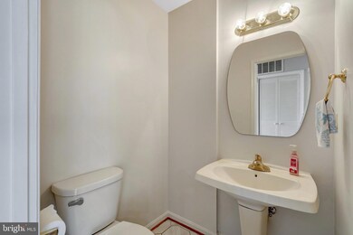 6302 Over See Ct, Springfield, VA 22152 - photo 5