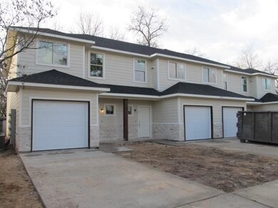 709 S 5th St unit 2, Bonham, TX 75418 - photo 2