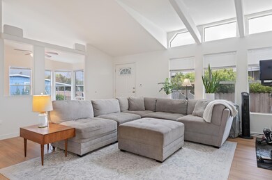 06 - Living Room