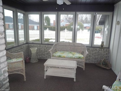3 Season Room