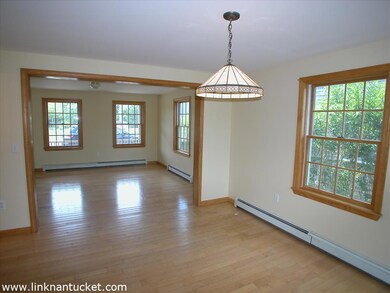 Living Room/Dining Area