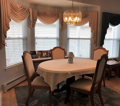 Nice Bay Window