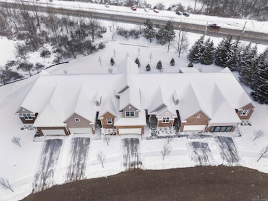 2274 Chase Dr unit 111, Hartland Township, MI 48843 - photo 3