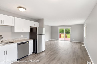 9-web-or-mls-4419-n-aurelius-rd