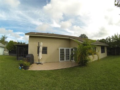 9138 Bedford Dr, Boca Raton, FL 33434 - photo 3