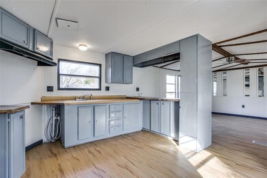 1801 S Lamar Ave, Denison, TX 75021 - photo 2