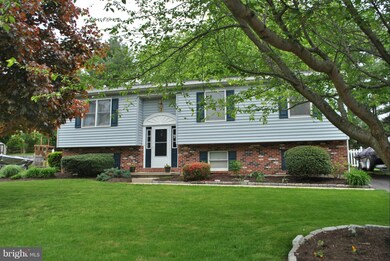 7077 Bridle Ct, Sykesville, MD 21784 - photo 2