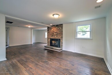 07-LIVING ROOM