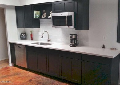 7701_kitchen1