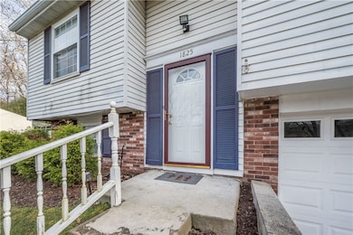 1825 Wallace Rd, South Park, PA 15129 - photo 4