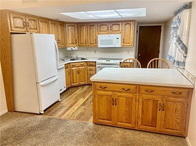 1045 Deer Run Ln, Slatington, PA 18080 - photo 3