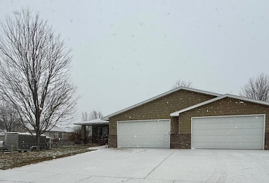 711 W 16th Ave, Mitchell, SD 57301 - photo 2