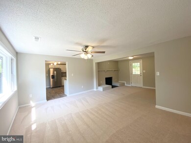 5367 Scottsville Rd, Jeffersonton, VA 22724 - photo 2