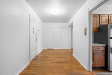 Entry way with 2 walk in closets