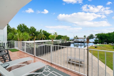 127 Seaside Ave, Key Largo, FL 33037 - photo 2