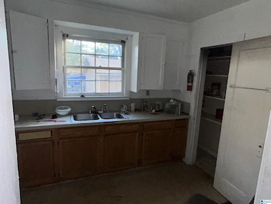 5221 Avenue J, Birmingham, AL 35208 - photo 2