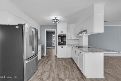 19-web-or-mls-7146 Old Canton-19