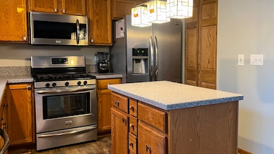 2809 Forestview Dr, Carpentersville, IL 60110 - photo 5