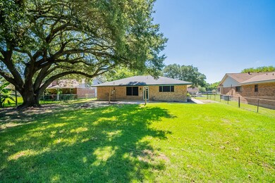 382 Windsor Square, Alvin, TX 77511 - photo 7