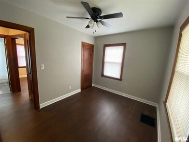 2504 Pacific St, Davenport, IA 52804 - photo 6