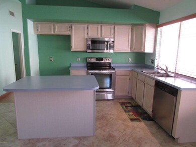 Kitchen W/Center Island