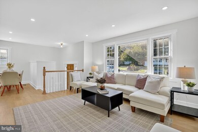 8915 Sylvania St, Lorton, VA 22079 - photo 4