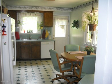 6425 White Birch St, East Stroudsburg, PA 18301 - photo 2