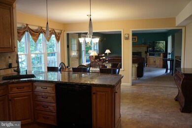 8 Marian Cir, Chalfont, PA 18914 - photo 4