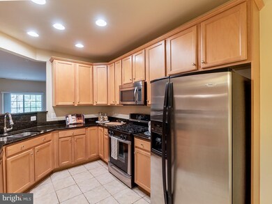 9724 Holmes Place unit 4, Manassas Park, VA 20111 - photo 5