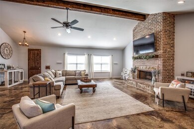 2008 Lyla Ct, Springtown, TX 76082 - photo 5