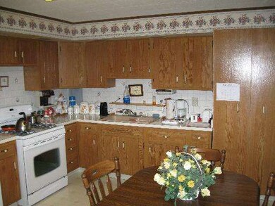 19 Austin Ave, Carpentersville, IL 60110 - photo 4