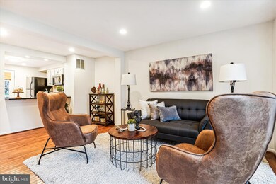 1637 Fieldthorn Dr, Reston, VA 20194 - photo 6